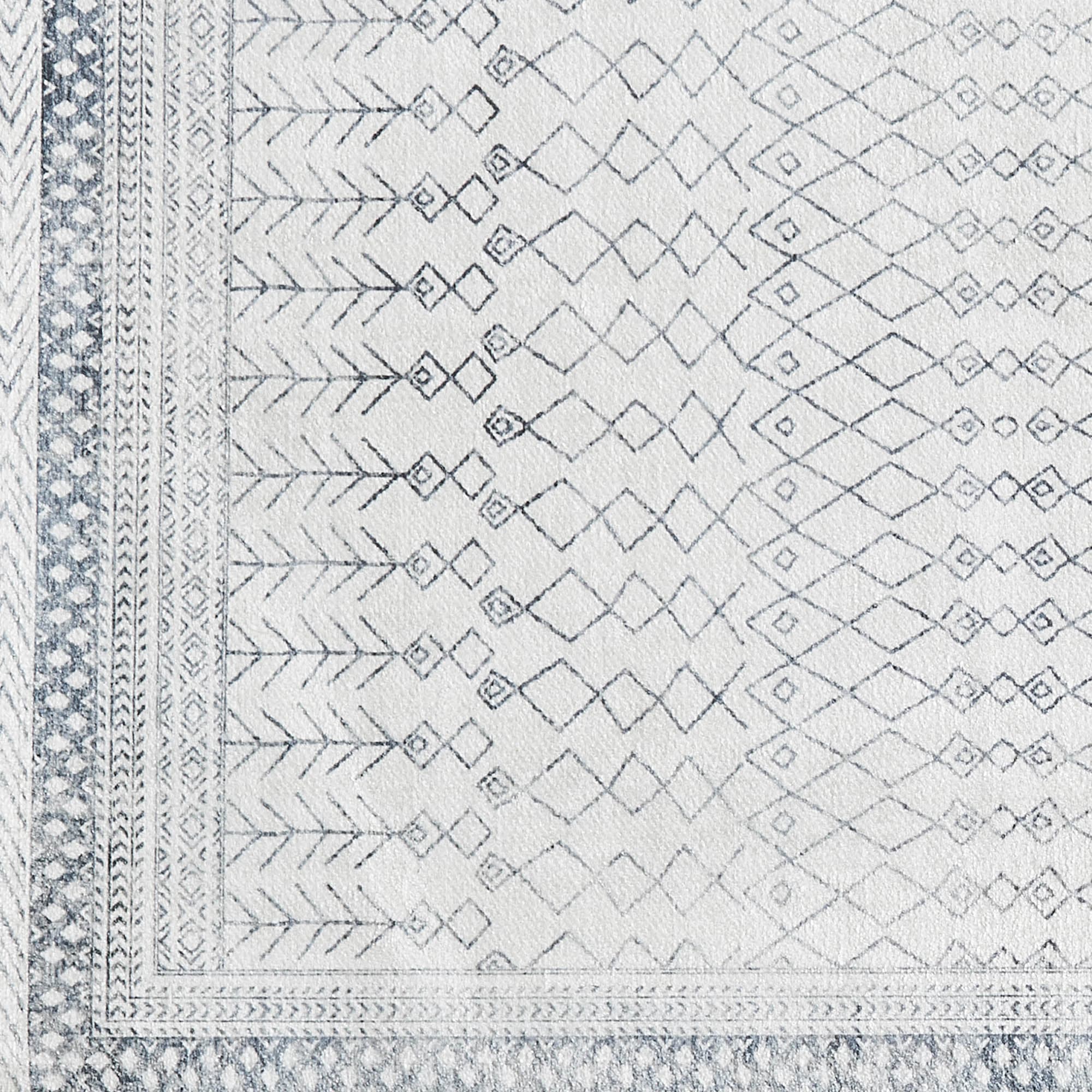 Distressed Moroccan Machine Washable Accent Area Rug 5' x 7' - Neve Collection