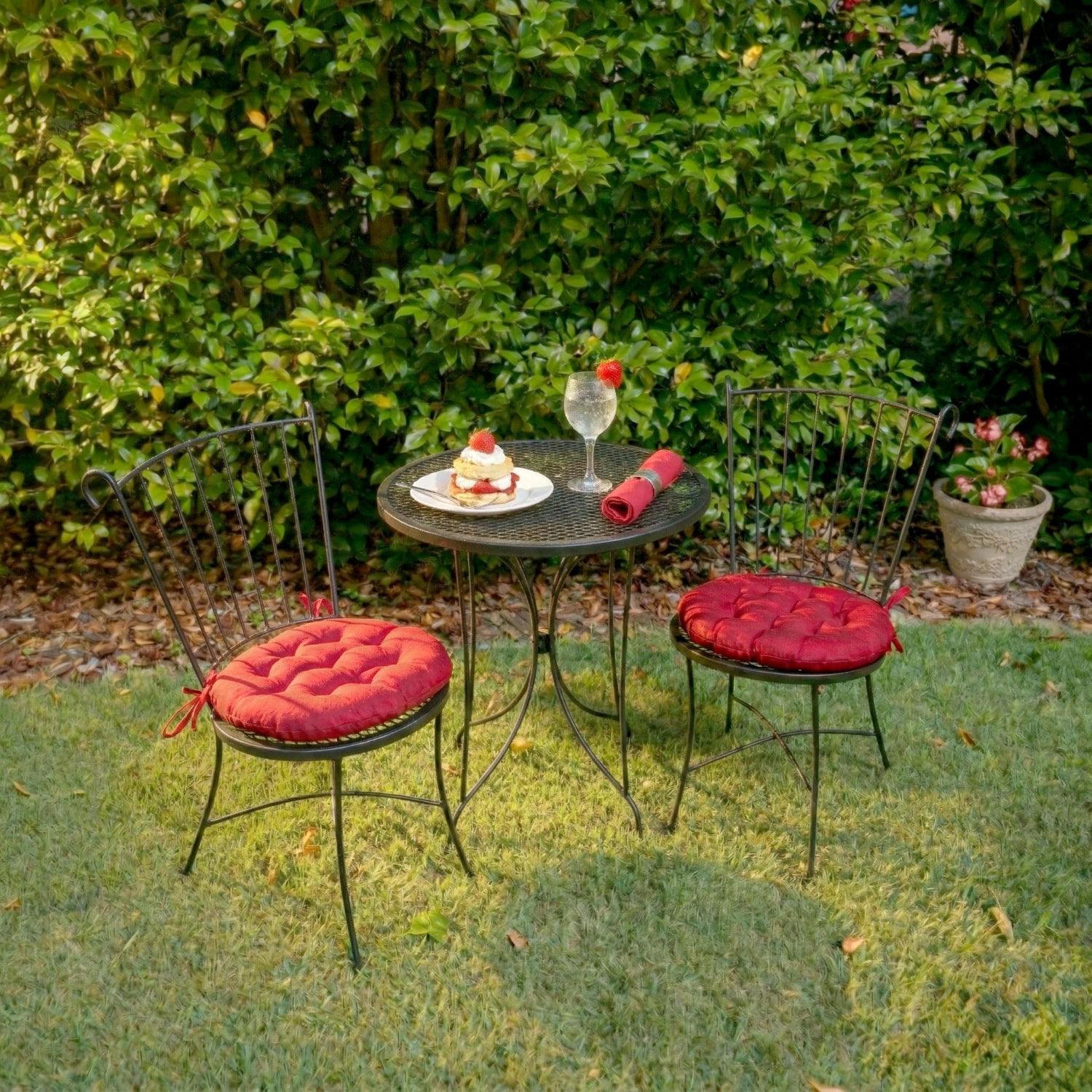 bistro set with red chair cushions for round chairs