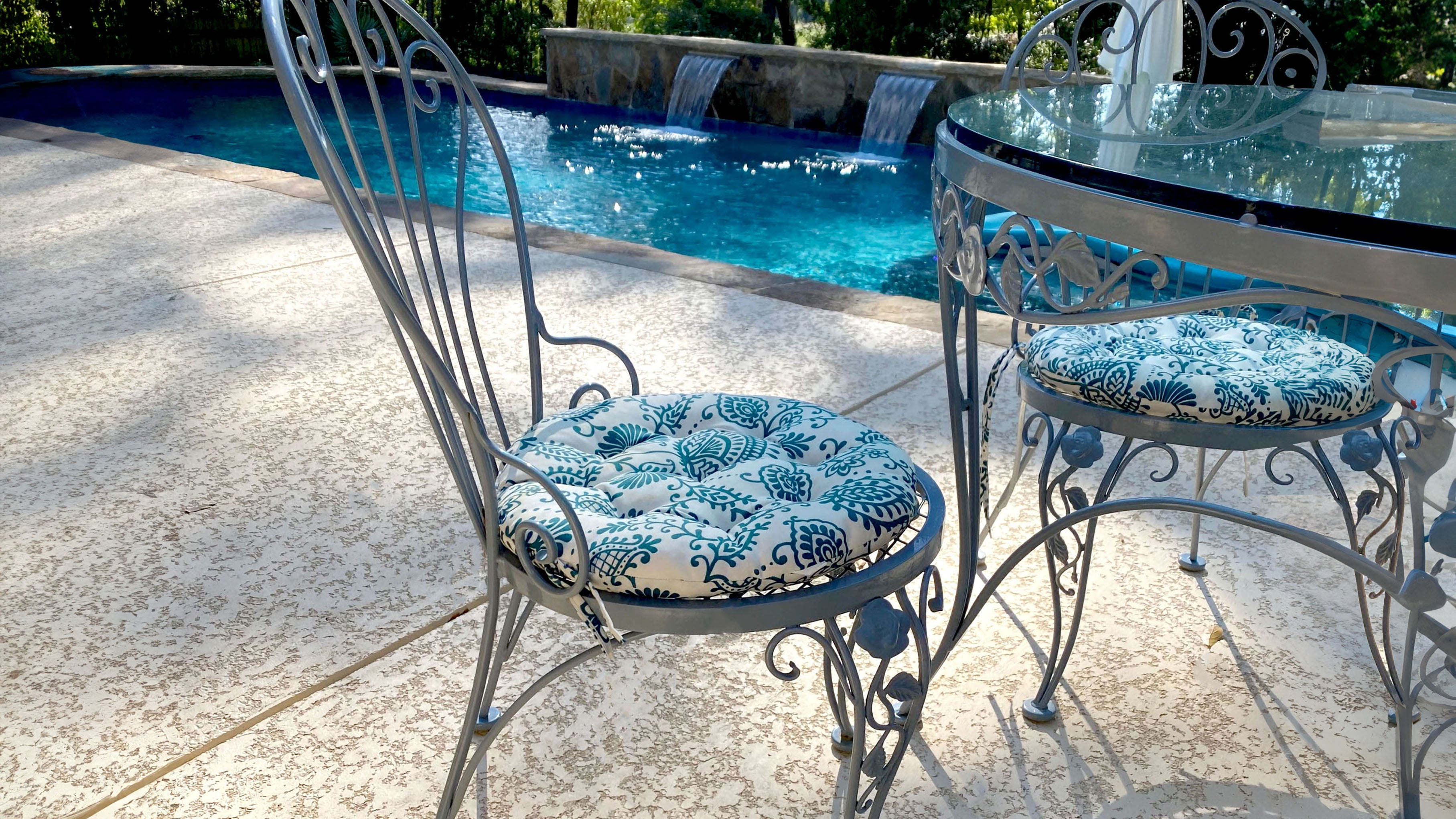 round bistro cushions for patio chairs