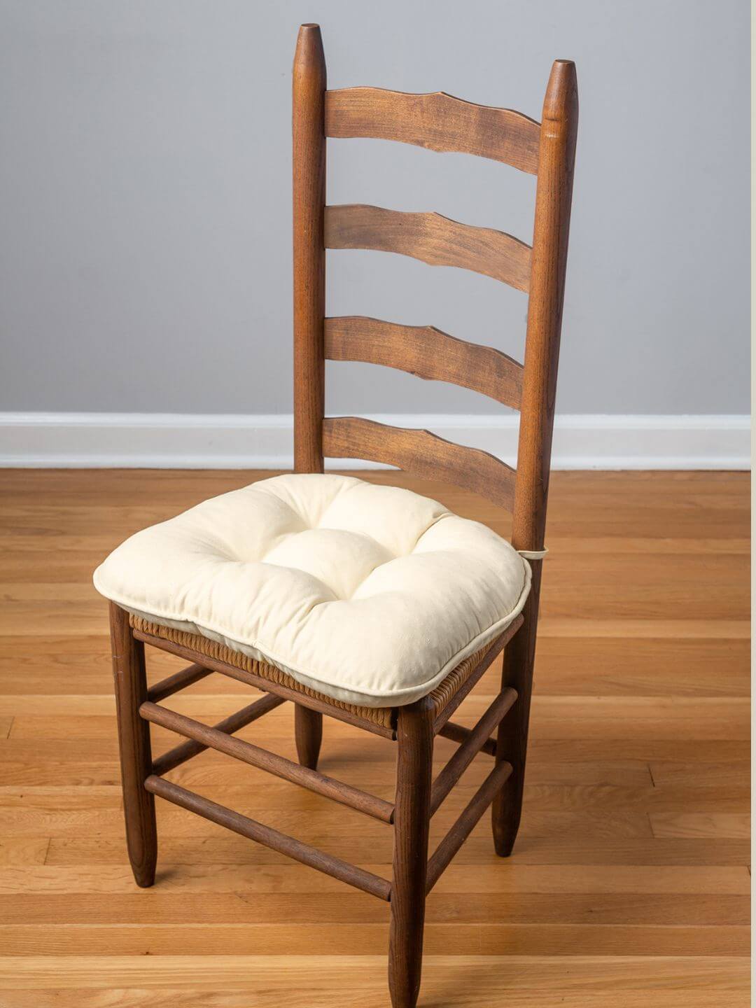 Chair 2024 with cushion