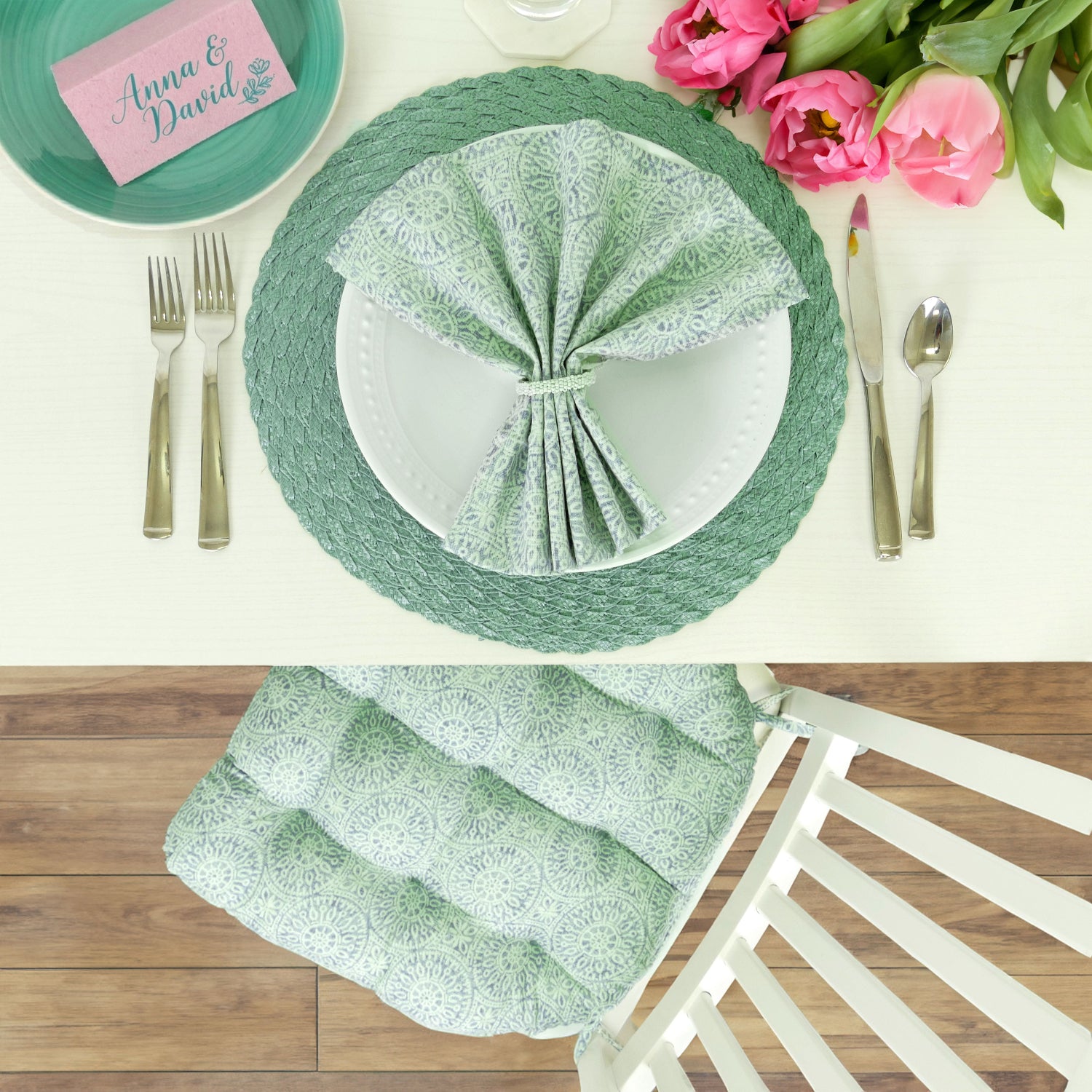 aqua napkin and chair cushion