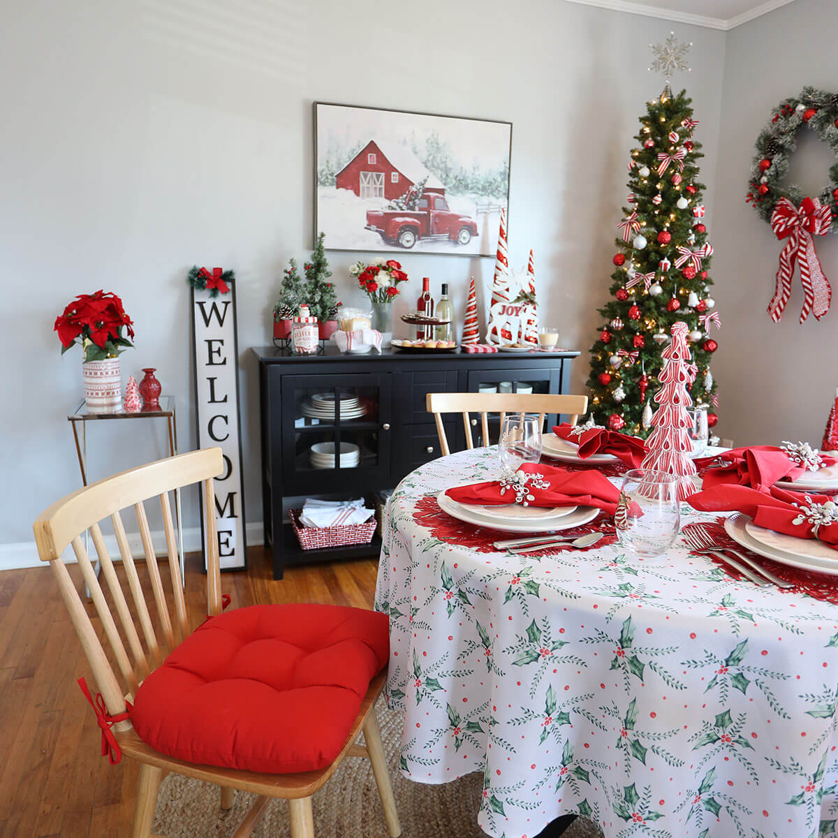 https://barnetthomedecor.com/cdn/shop/products/cotton-duck-red-extra-thick-chair-pads--americana-collection--barnett-home-decor--christmas-s-1200.jpg?v=1669065582