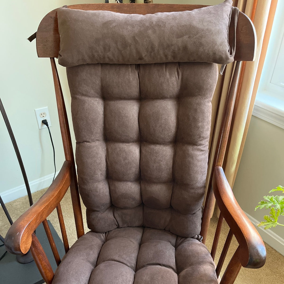 https://barnetthomedecor.com/cdn/shop/products/mircosuede-coffee-rocking-chair-cushions-headrest-pillow.jpg?v=1681159012&width=1445